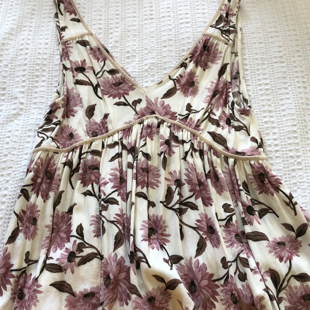 American Eagle V-Neck Tank